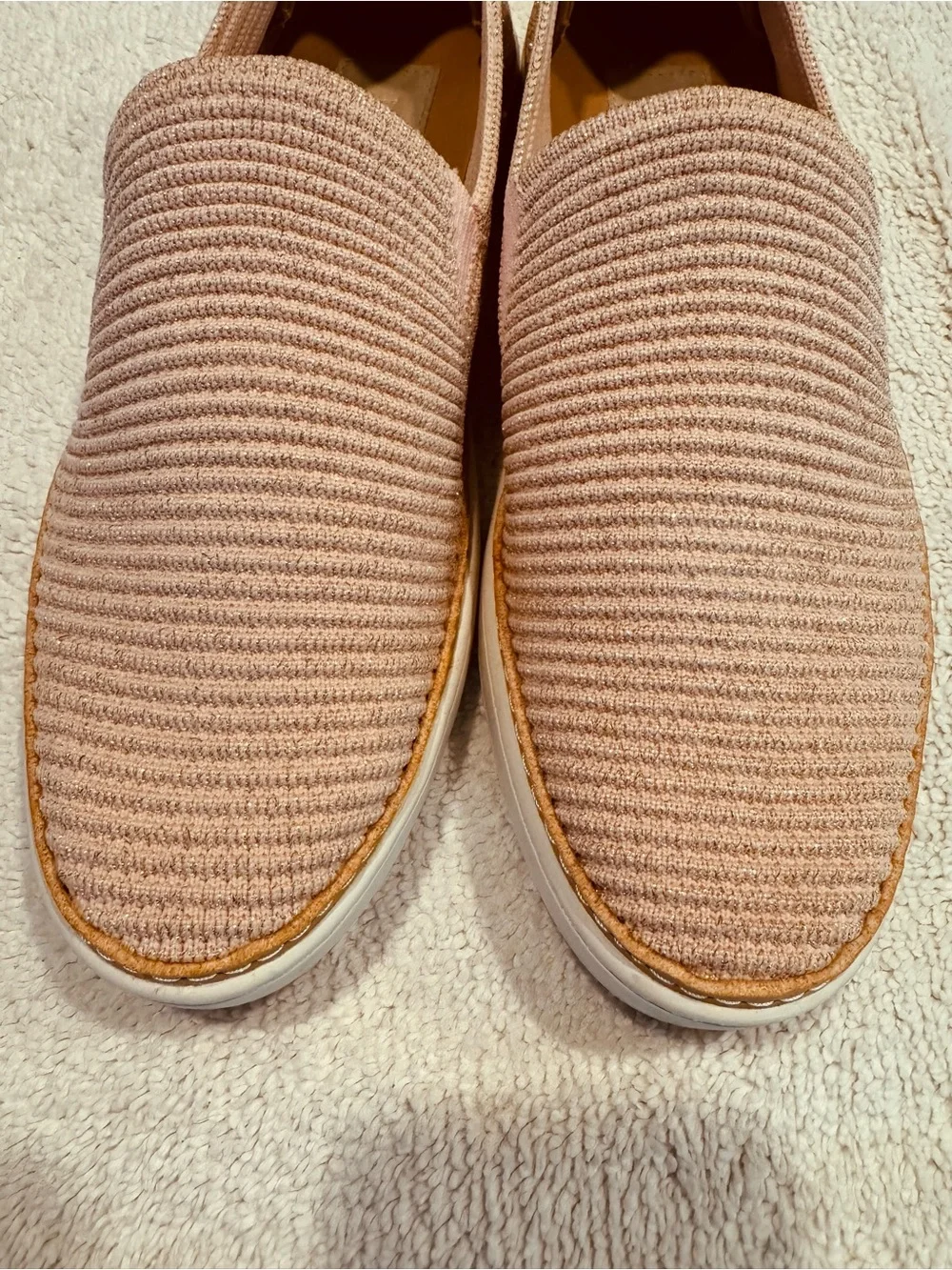UGG Women's Slip-On Knit Flats in Blush Pink and has a beautiful glitter pink.